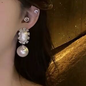 Pearl Drop Crystal Statement Rhinestones Earrings - White
